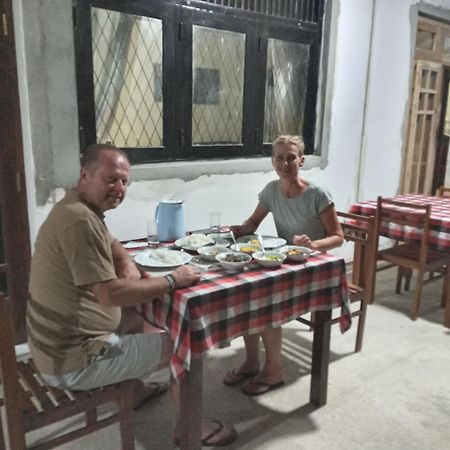 Water Front Home Stay And Resort 아누라다푸라 외부 사진
