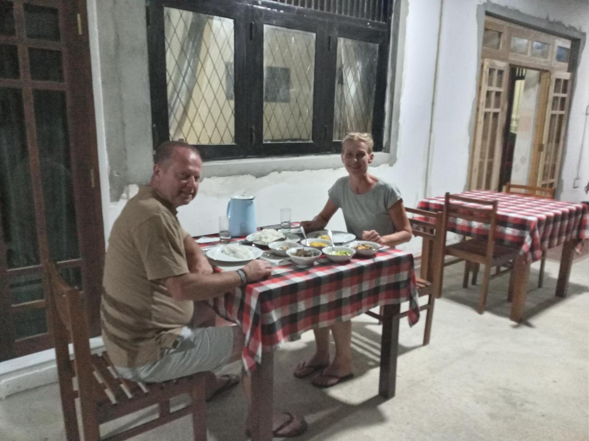 Water Front Home Stay And Resort 아누라다푸라 외부 사진