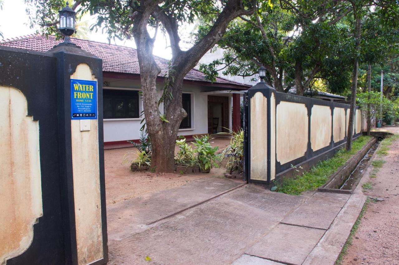 Water Front Home Stay And Resort 아누라다푸라 외부 사진