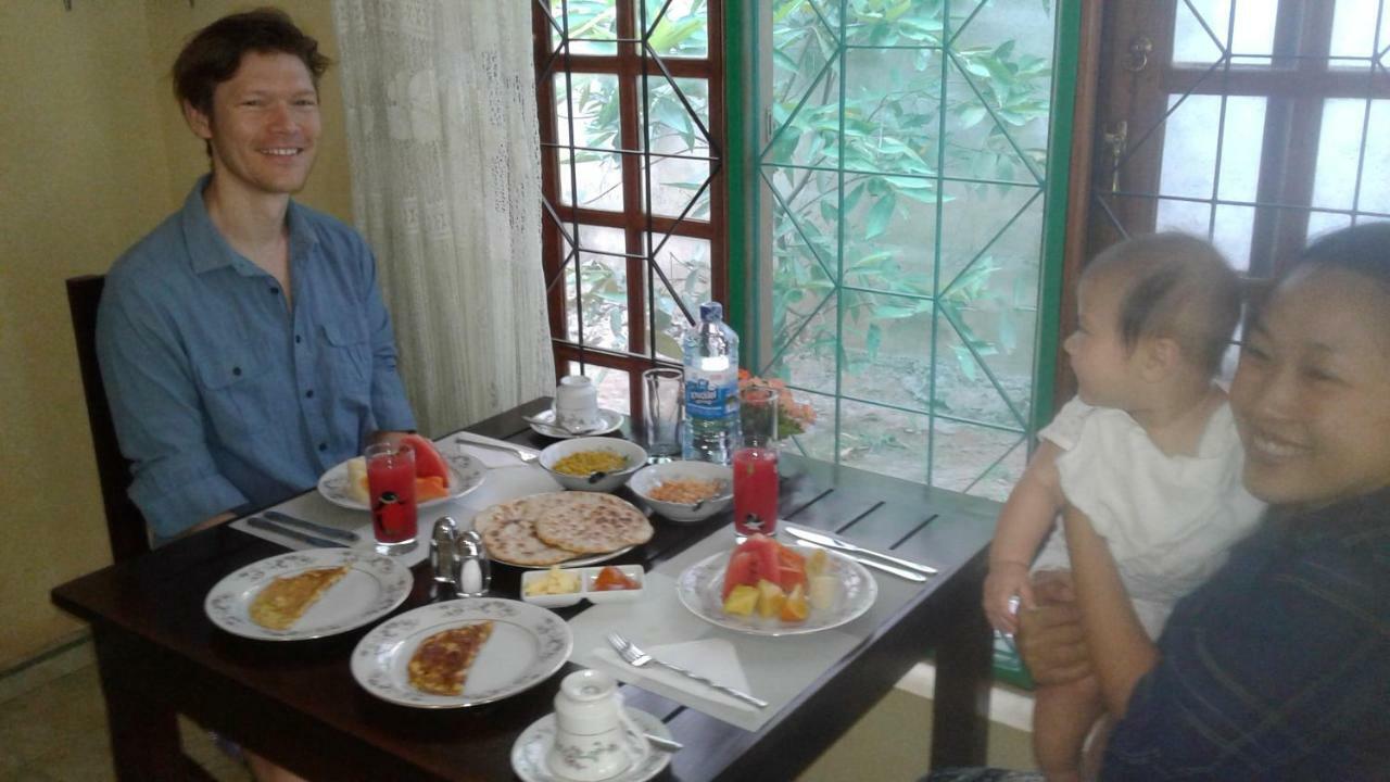 Water Front Home Stay And Resort 아누라다푸라 외부 사진